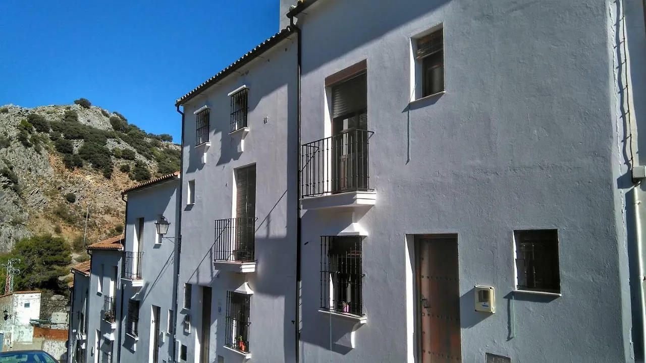 Apto Rural Fuente El Chorrito De Grazalema 0*,